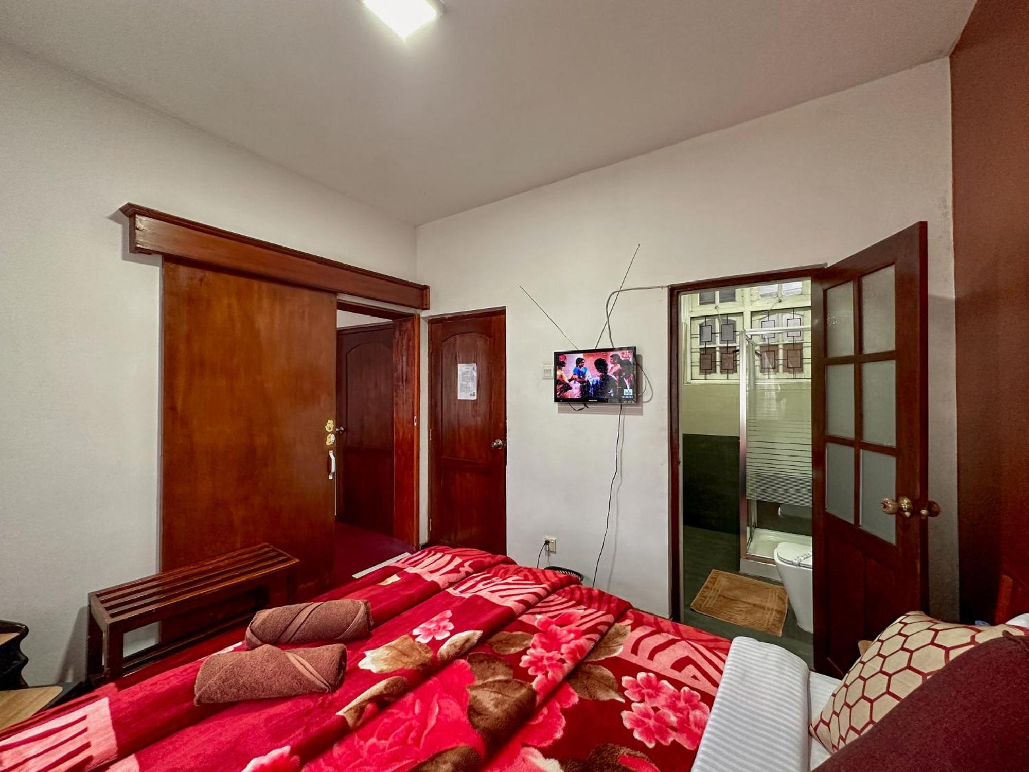 Nuwara Eliya Hills Rest Hotel Room photo