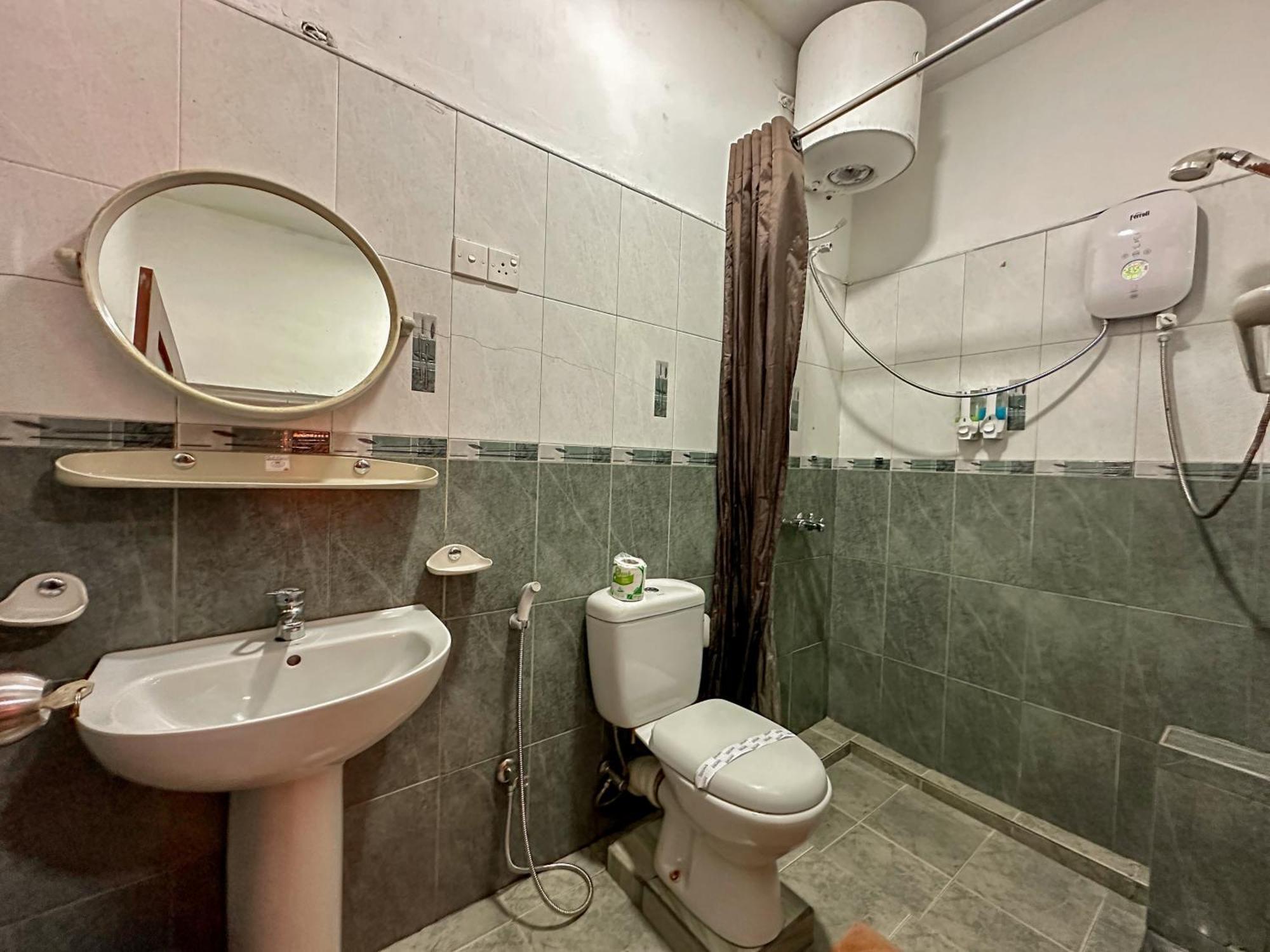 Nuwara Eliya Hills Rest Hotel Room photo