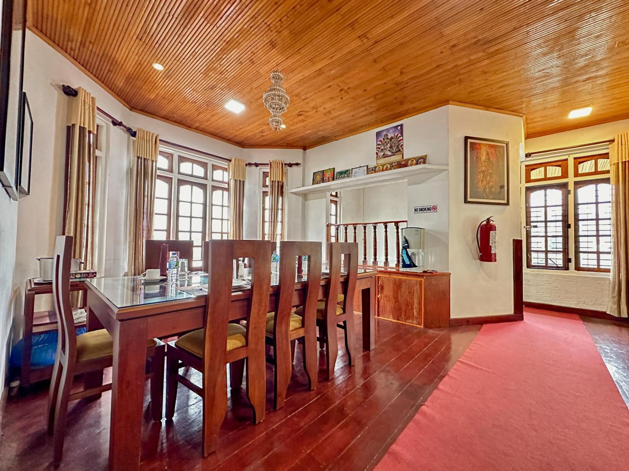 Nuwara Eliya Hills Rest Hotel Exterior photo