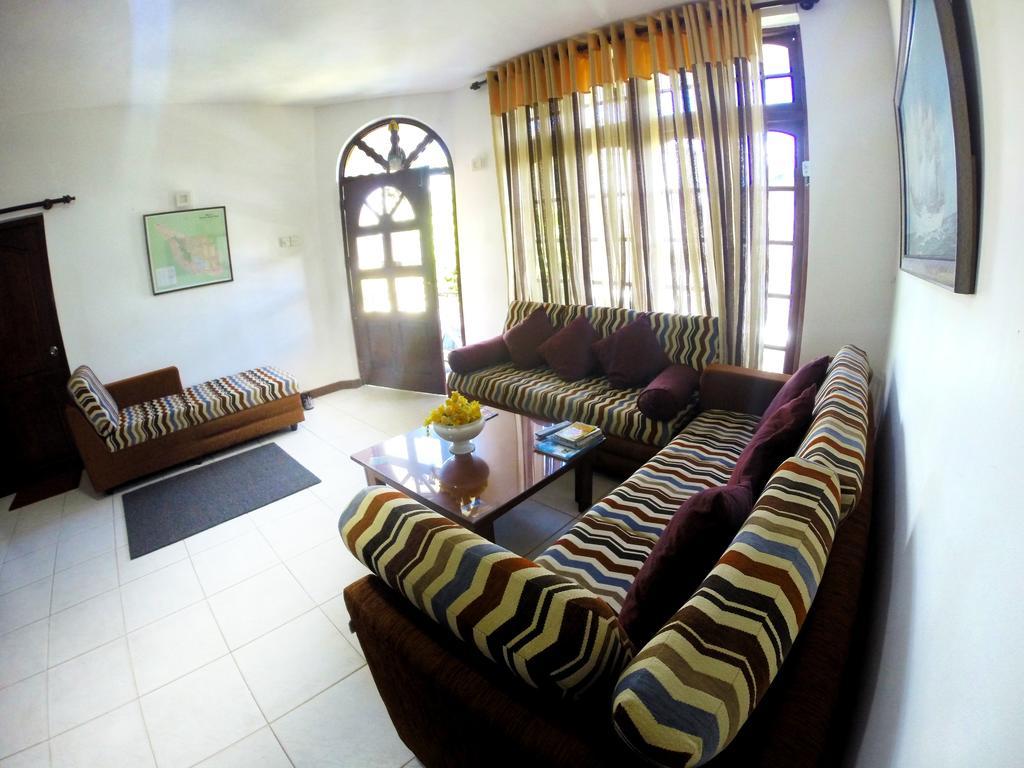 Nuwara Eliya Hills Rest Hotel Exterior photo