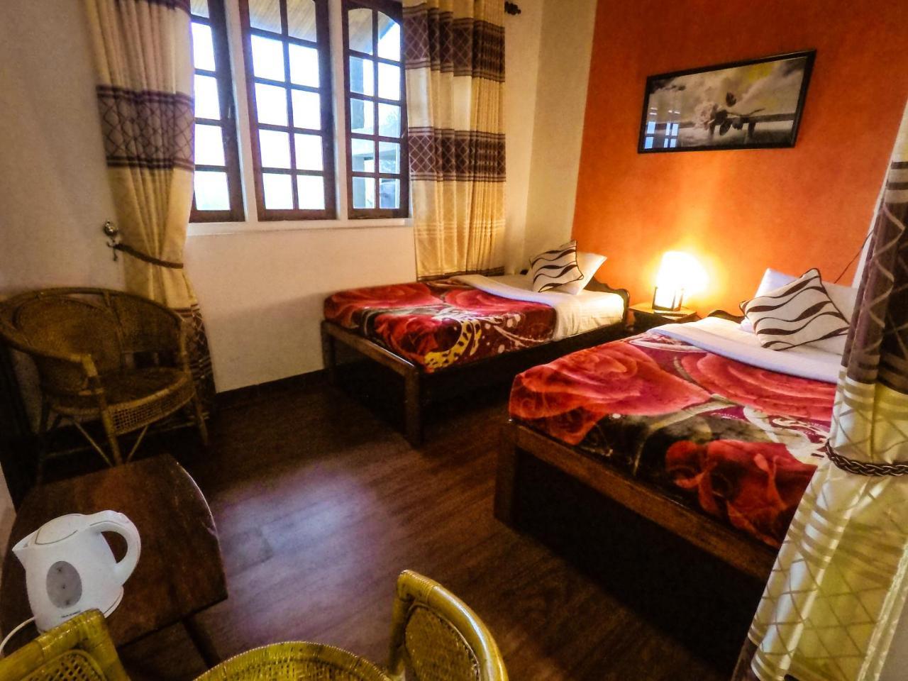 Nuwara Eliya Hills Rest Hotel Exterior photo