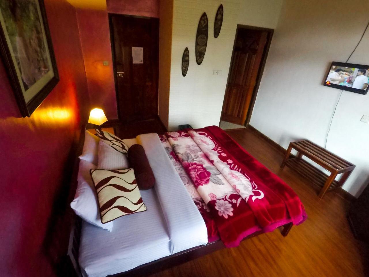 Nuwara Eliya Hills Rest Hotel Exterior photo